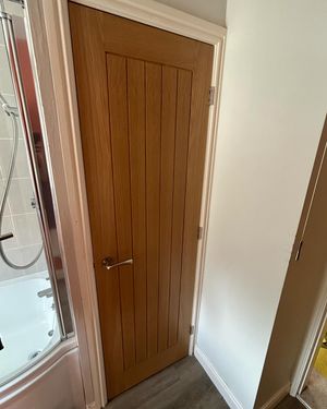 modern-internal-wooden-door-with-vertical-lines.jpg