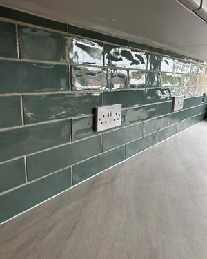 turquoise-glossy-kitchen-tiles.jpg